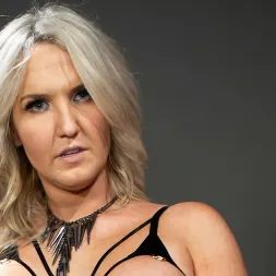 Kayleigh Coxx に 'Kink Partners' キンキージョイ:ケージの下の奴隷のケイリー・コックス (サムネイル 10)