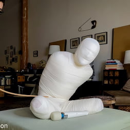 Elise Graves に 'Kink Partners' ラップの下に保管:パート2 (サムネイル 3)
