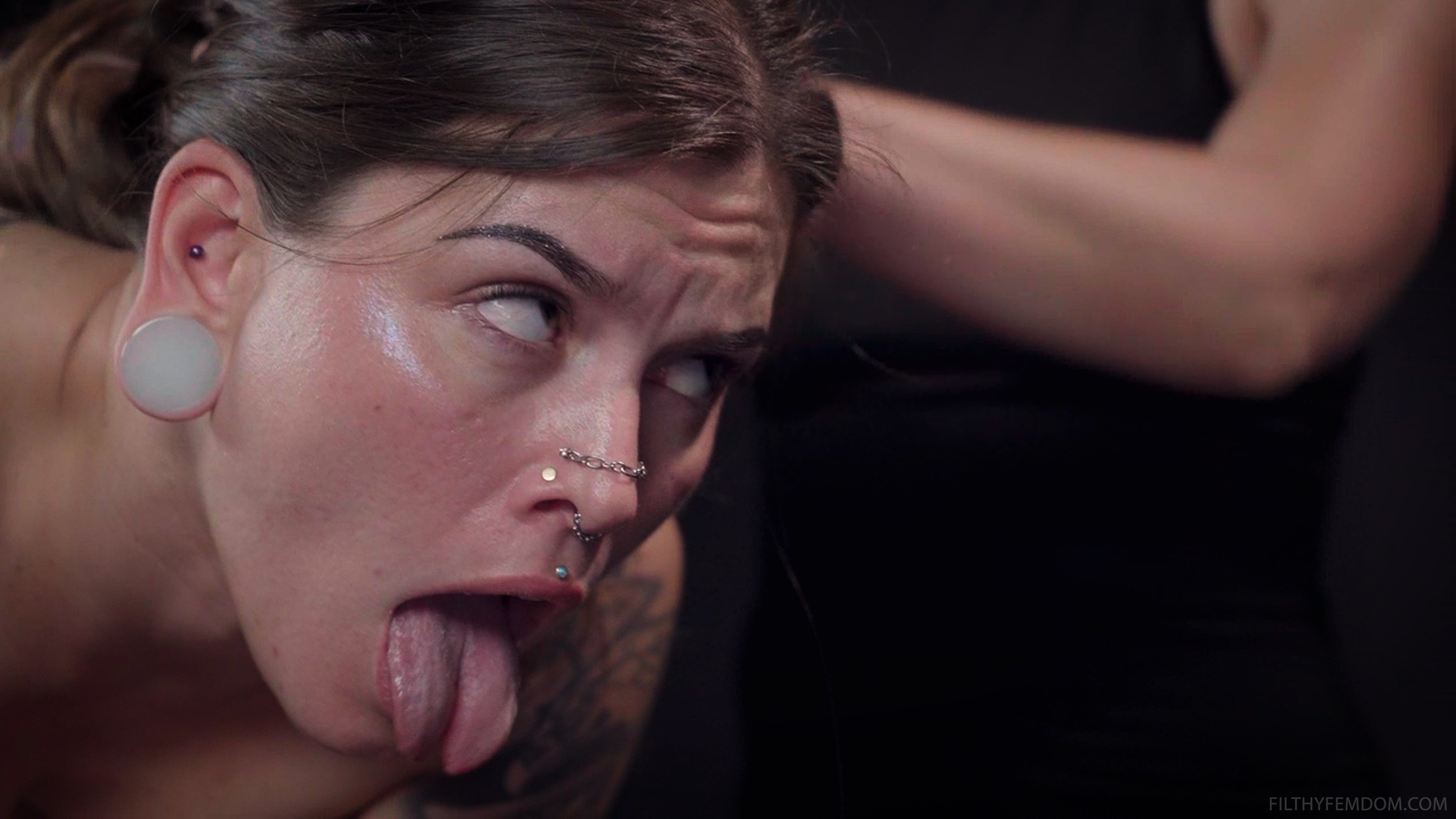 Elise Graves in 'Kink Partners' Elise's Pretty Peach (Thumbnail 7)