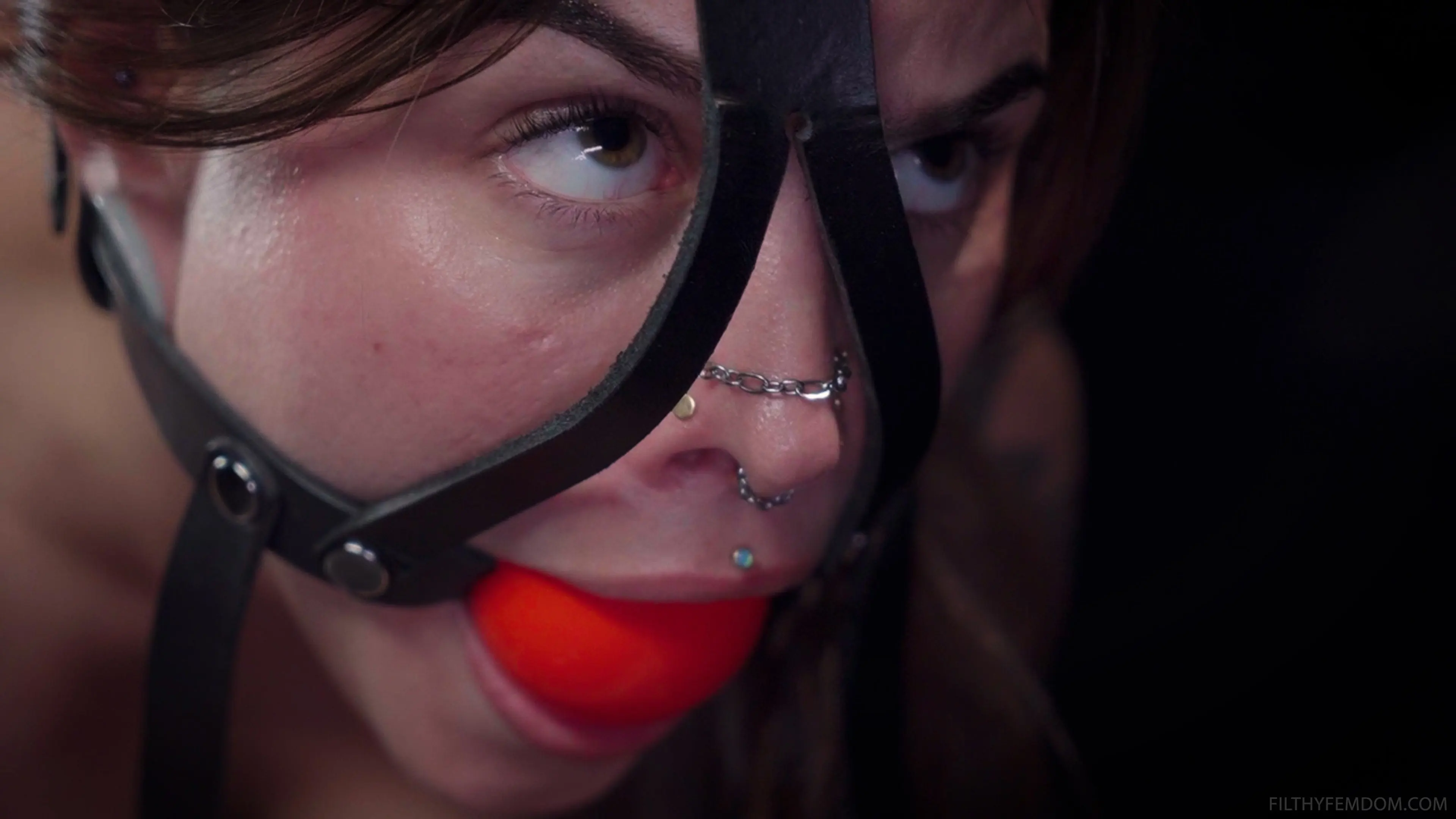 Kink Partners 'El bonito melocotón de Elise' protagonizando Knotty Peach (foto 4)