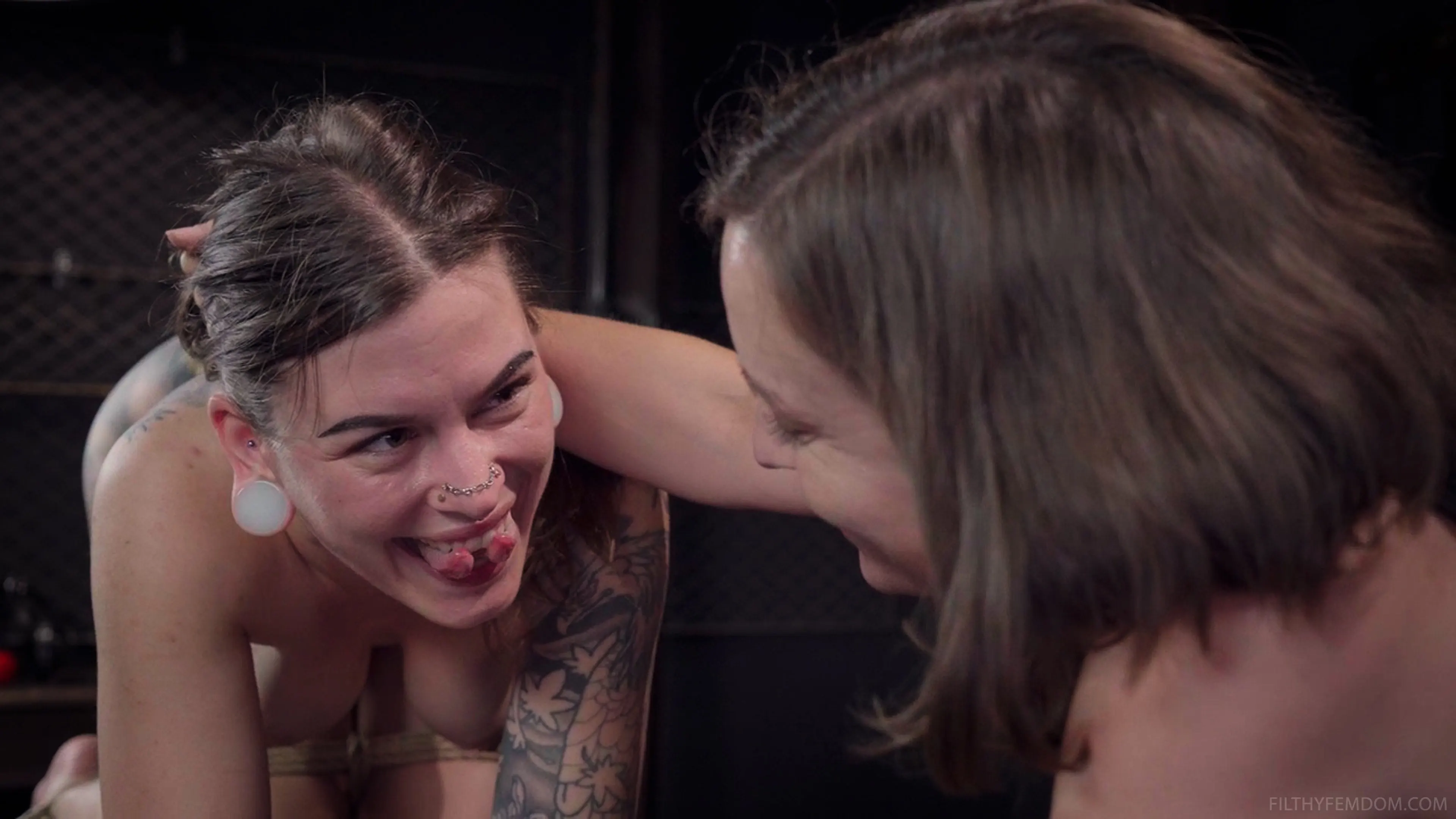 Kink Partners 'El bonito melocotón de Elise' protagonizando Knotty Peach (foto 6)