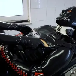 Krankenschwester Cheyenne in 'Kink Partners' Zwei Gegen Gummi Patient Null (Thumbnail 4)