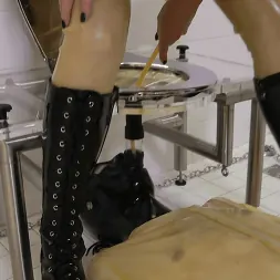 Lady Ashley に 'Kink Partners' イエローパート4 (サムネイル 2)