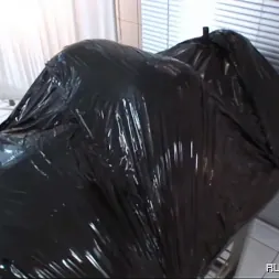 Lady Bijou en 'Kink Partners' Clínica de pups de goma (1 de 3) (Miniatura 2)