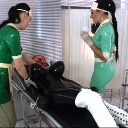 Lady Bijou en 'Kink Partners' Clínica de pups de goma (1 de 3) (Miniatura 18)