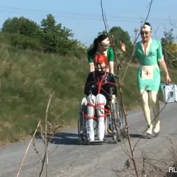 Lady Bijou en 'Kink Partners' Clínica de pups de goma (3 de 3) (Miniatura 11)