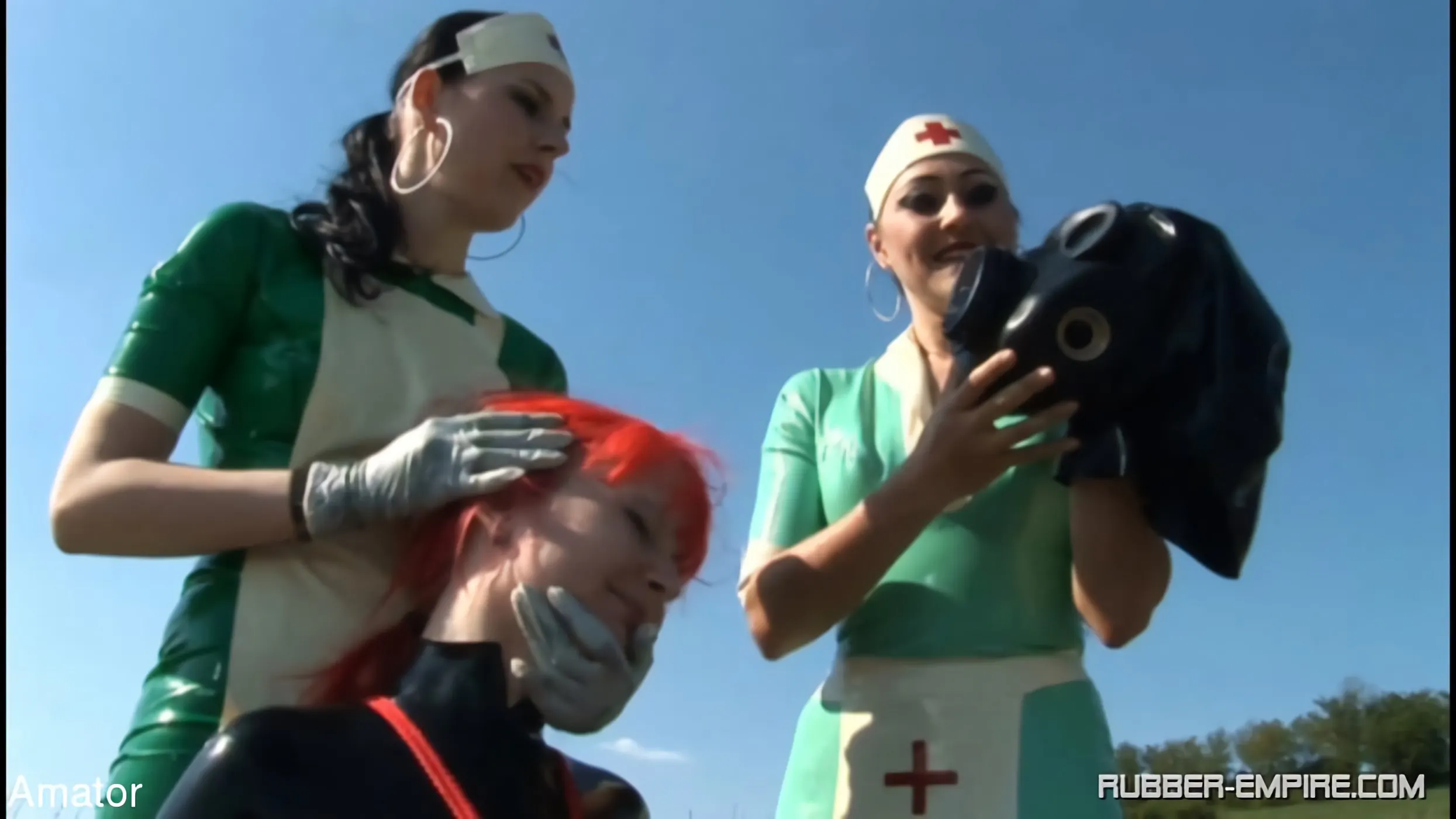 Kink Partners 'Clínica de pups de goma (3 de 3)' protagonizando Lady Bijou (foto 12)