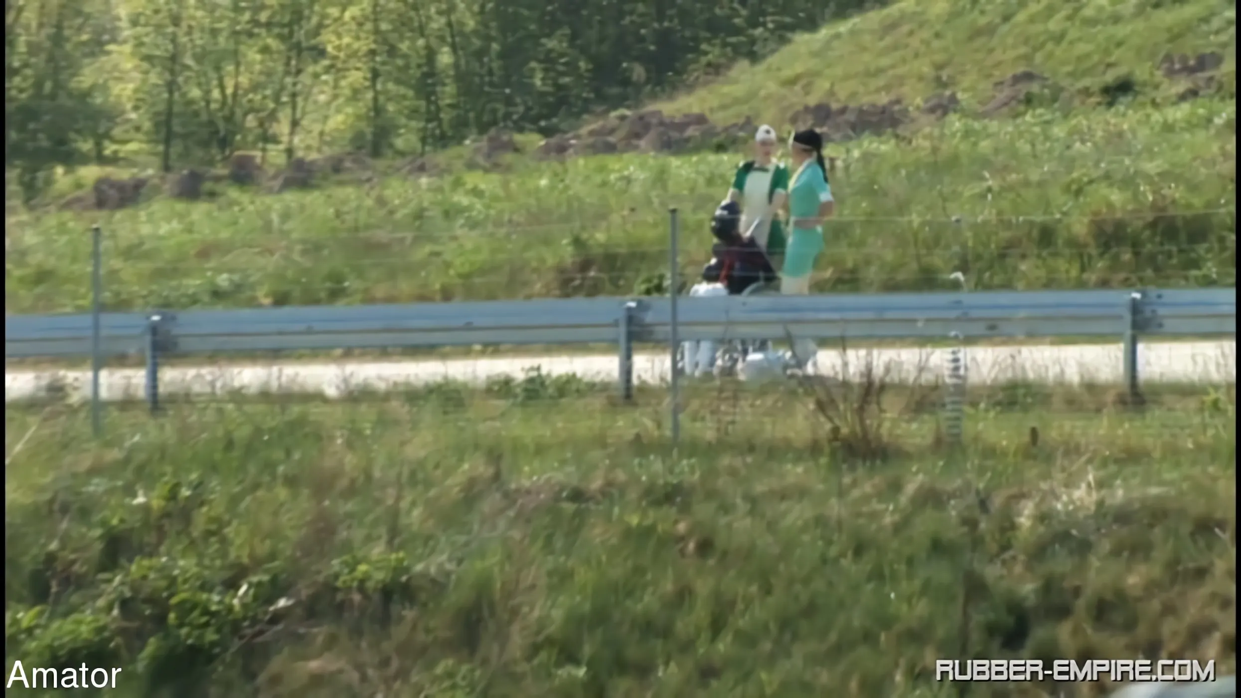 Kink Partners 'Clínica de pups de goma (3 de 3)' protagonizando Lady Bijou (foto 14)