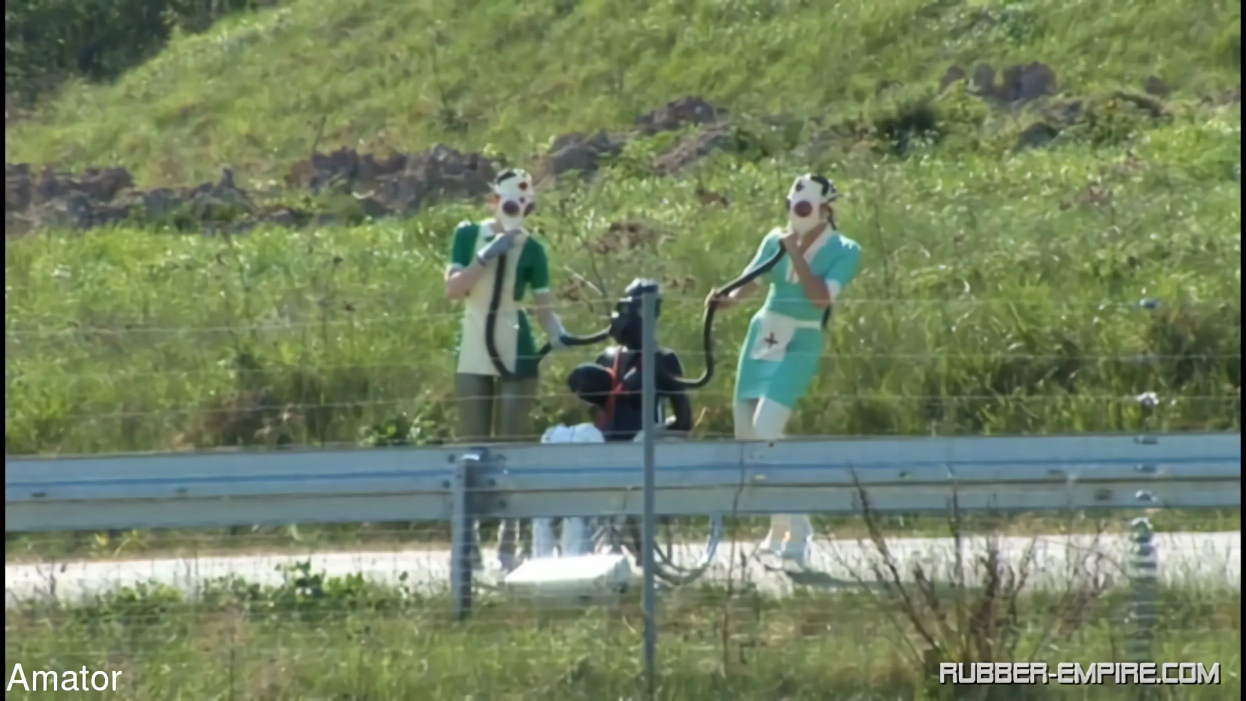 Kink Partners 'Clínica de pups de goma (3 de 3)' protagonizando Lady Bijou (foto 18)