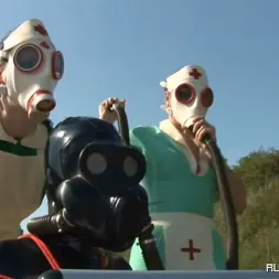 Lady Bijou en 'Kink Partners' Clínica de pups de goma (3 de 3) (Miniatura 23)