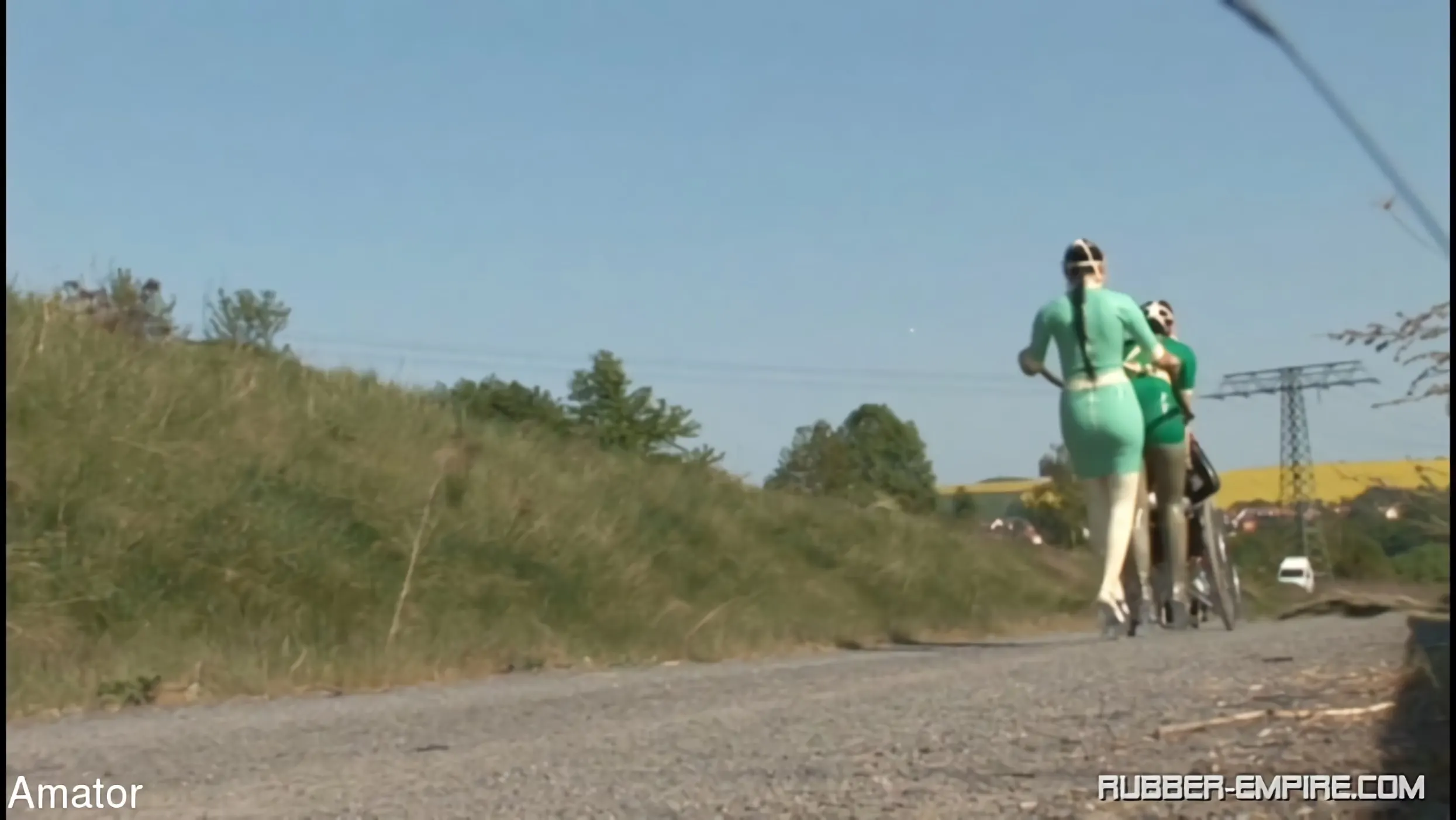 Kink Partners 'Clínica de pups de goma (3 de 3)' protagonizando Lady Bijou (foto 24)