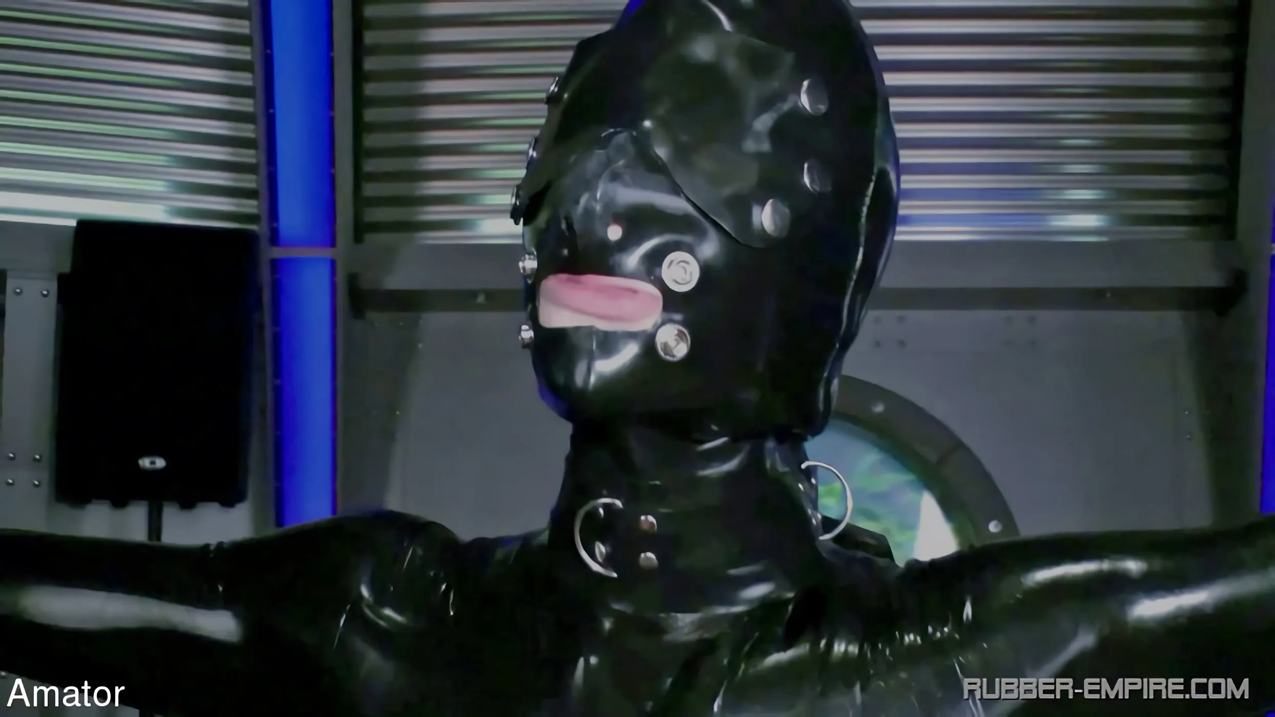 Kink Partners 'Zorras pervertidas: atrapadas - Parte 2 de 2' protagonizando Lady Bijou (foto 25)