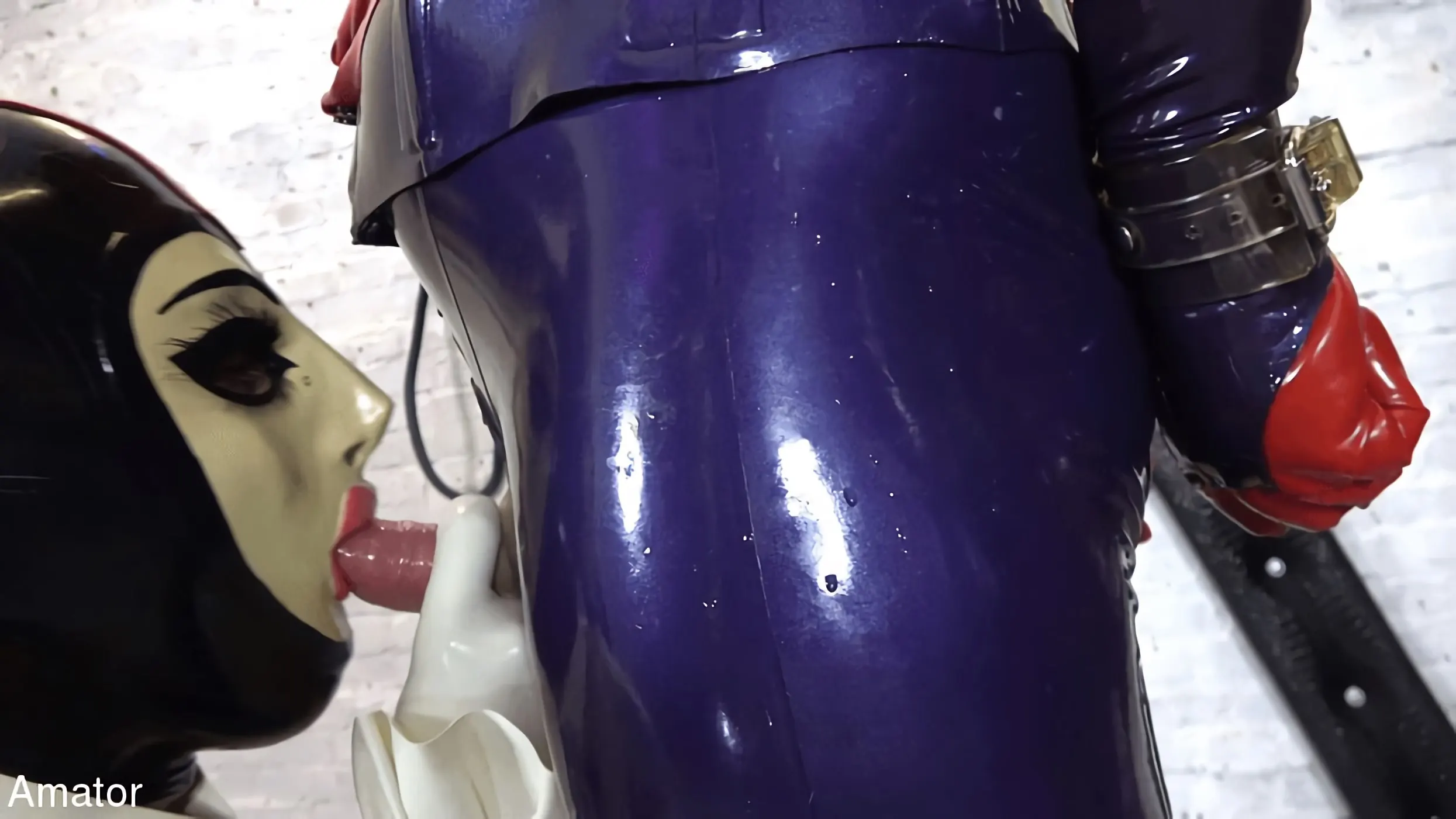 Lady Blackdiamond に 'ベネディクトゥスパート4' from 'Kink Partners' (写真 1) Kink Partners 'ベネディクトゥスパート4' 主演 Lady Blackdiamond (写真 1)