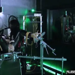 Lady Isis in Das Gummi Benutzungs Objekt: Chapter Three (Photo 1) Lady Isis in 'Kink Partners' Das Gummi Benutzungs Objekt: Chapter Three (Thumbnail 1)