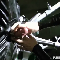 Lady Isis in Das Gummi Benutzungs Objekt: Chapter Three (Photo 12) Lady Isis in 'Kink Partners' Das Gummi Benutzungs Objekt: Chapter Three (Thumbnail 12)