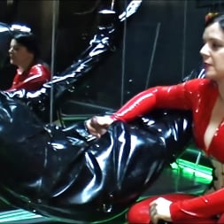 Lady Isis に 'Kink Partners' - Rubber Mummification (サムネイル 17)