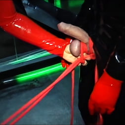 Lady Isis に 'Kink Partners' レディ・イシス - ゴムミイラ化 (サムネイル 2)