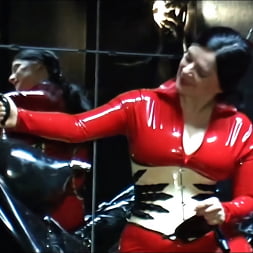 Lady Isis に 'Kink Partners' レディ・イシス - ゴムミイラ化 (サムネイル 13)