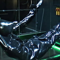 Lady Isis に 'Kink Partners' レディ・イシス - ゴムミイラ化 (サムネイル 19)