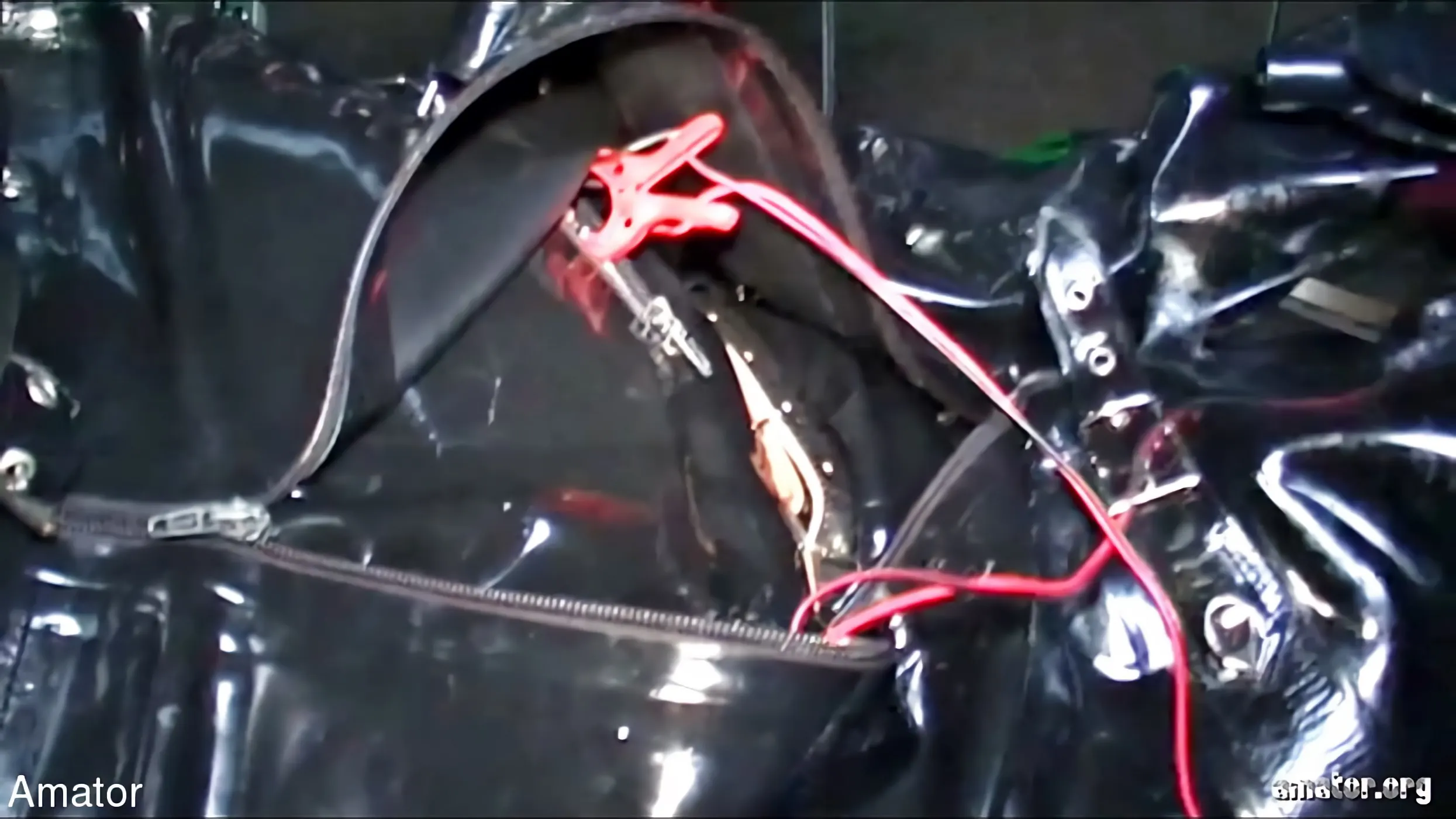 Kink Partners '- Rubber Mummification (2 of 3)' 主演 Lady Isis (写真 4)