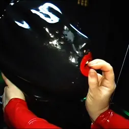 Lady Isis に 'Kink Partners' - Rubber Mummification (3 of 3) (サムネイル 4)
