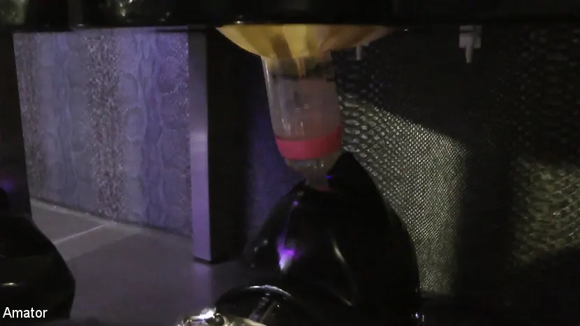 Kink Partners 'Lady Letizia: Toilette' starring Lady Letizia (Photo 10)