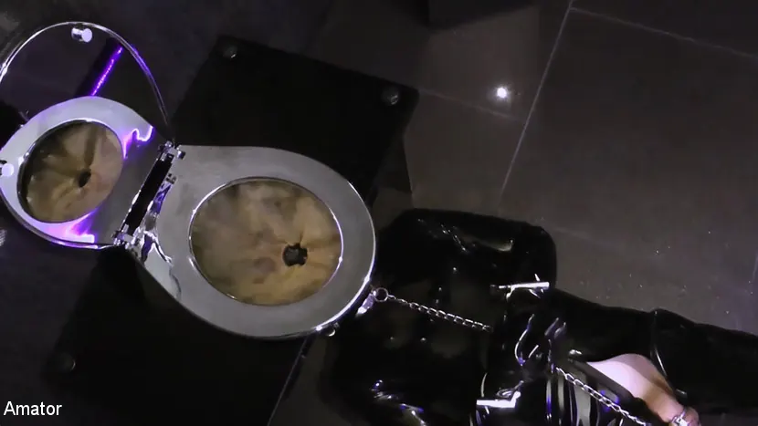 Kink Partners 'Lady Letizia: Toilette' starring Lady Letizia (Photo 16)