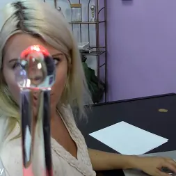 Layla Price に 'Kink Partners' 秘書。。。瞬間にふしだらな女に (サムネイル 3)