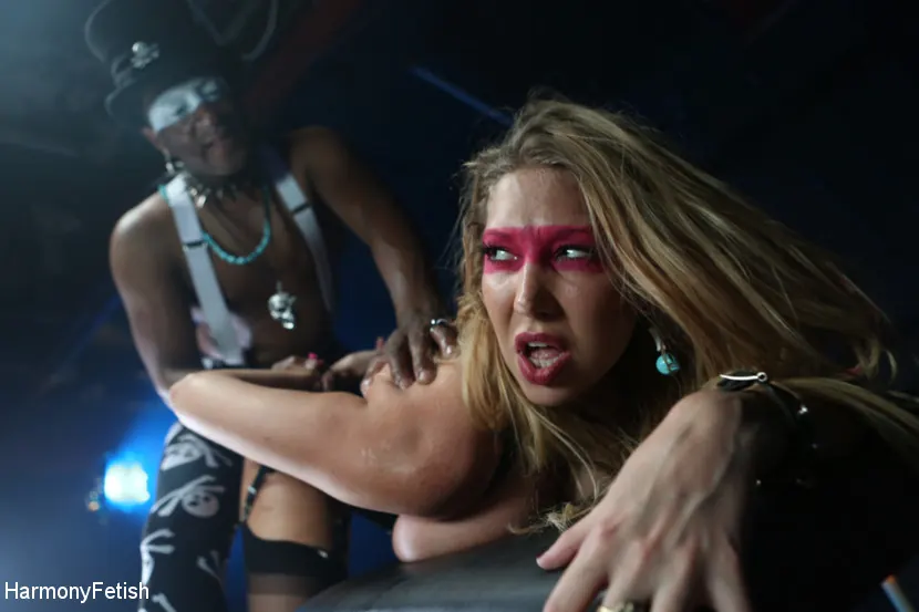 Kink Partners 'Trío vudú interracial' protagonizando Lexi Lowe (foto 20)