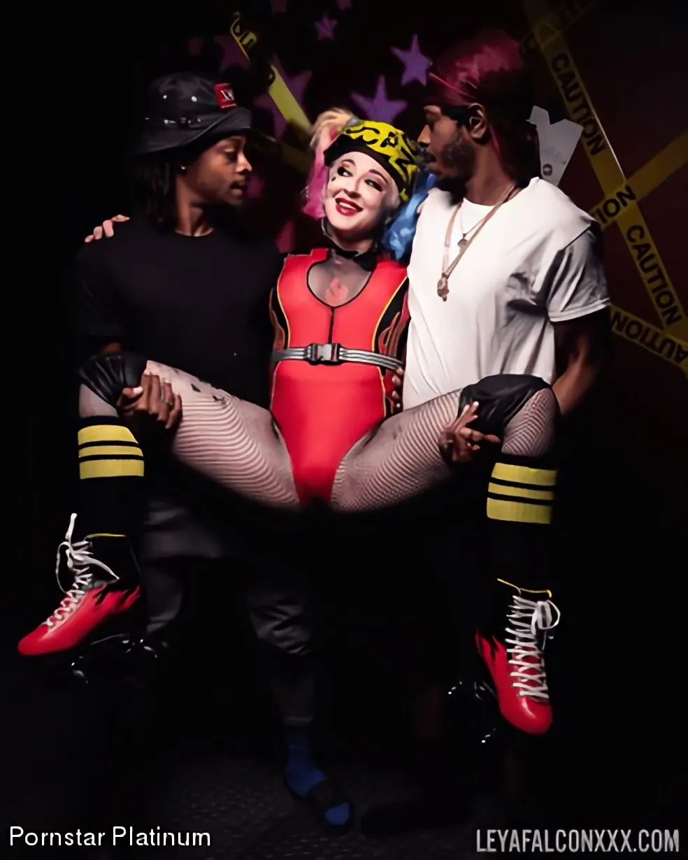 Kink Partners 'in Caution: Please Disturb with those 2 Cocks!' protagonizando Leya Falcon (foto 29)