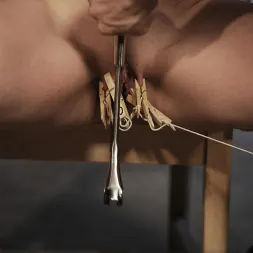 Lilly Ligotage に 'Kink Partners' ブラジャーの戦い (サムネイル 3)