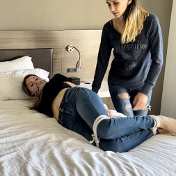 London Evans に 'Kink Partners' 苦労する作家 (サムネイル 7)