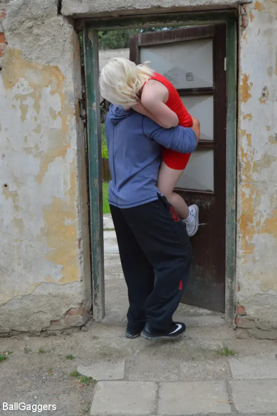 Kink Partners 'ロヴィタは縛られ、ハードコアめちゃくちゃ' 主演 Lovita Fate (写真 3)