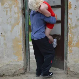 Lovita Fate en 'Kink Partners' Lovita atada y follada intensamente (Miniatura 3)