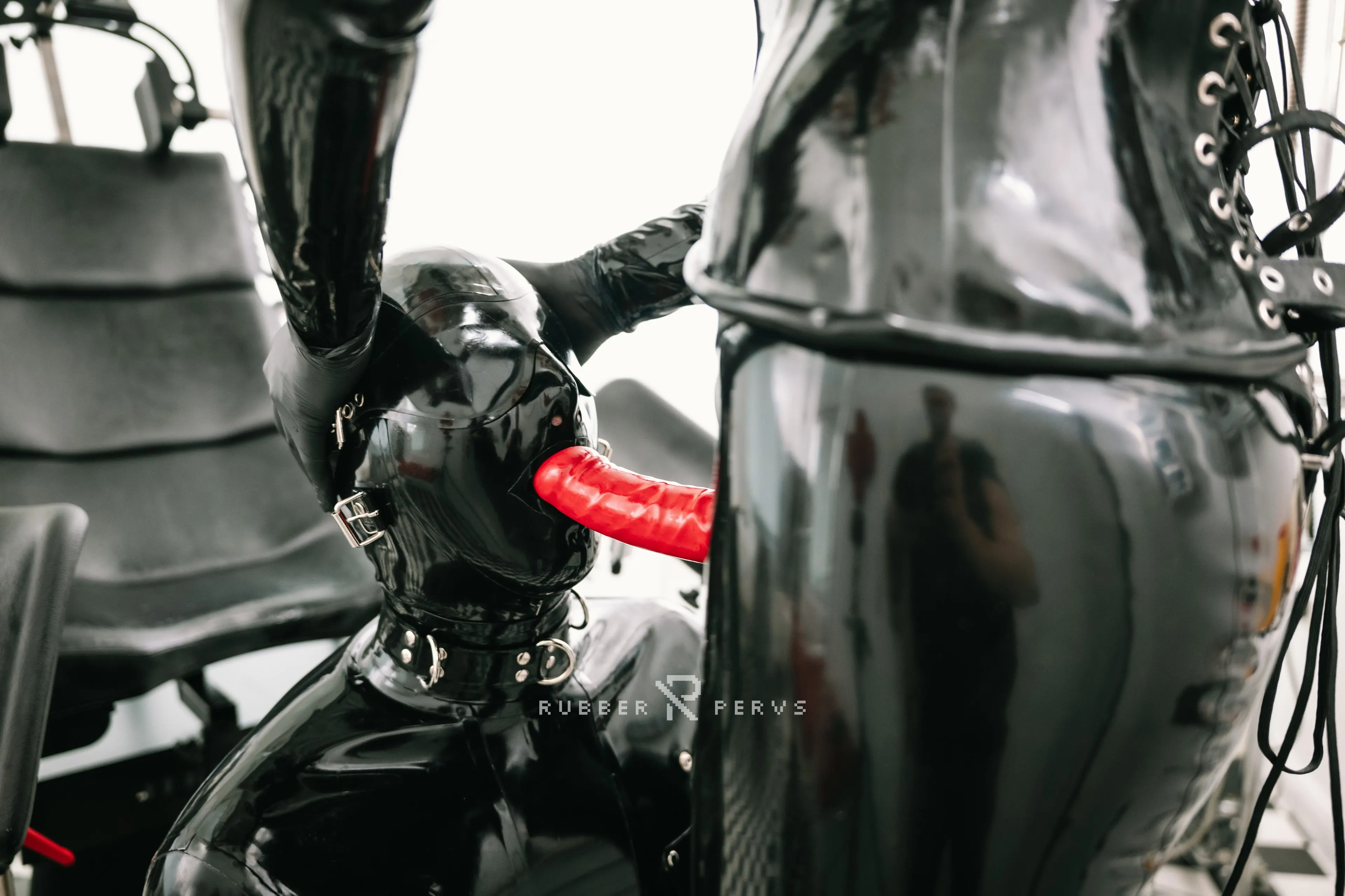 Luci van Cage に 'クリニックでのラバードールメイドの肛門検査' from 'Kink Partners' (写真 42) Kink Partners 'クリニックでのラバードールメイドの肛門検査' 主演 Luci van Cage (写真 42)