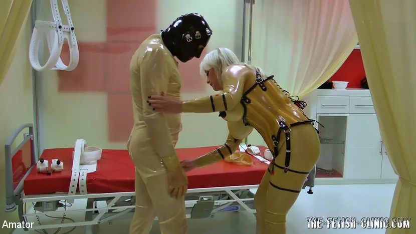 Kink Partners 'Clínica de Madame Gilette' protagonizando Madame Gilette (foto 1)