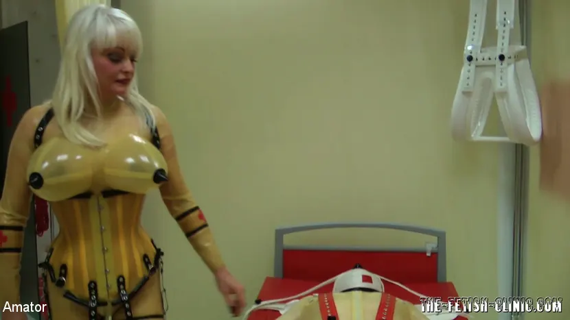 Madame Gilette en 'Clínica de Madame Gilette' from 'Kink Partners' (foto 14) Kink Partners 'Clínica de Madame Gilette' protagonizando Madame Gilette (foto 14)