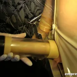 Madame Gilette に 'Kink Partners' マダム・ジレット:ゴム製のおもちゃ(パート2または2) (サムネイル 7)