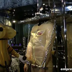 Madame Gilette に 'Kink Partners' マダム・ジレット:ゴム製のおもちゃ(パート2または2) (サムネイル 8)