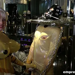 Madame Gilette に 'Kink Partners' マダム・ジレット:ゴム製のおもちゃ(パート2または2) (サムネイル 9)