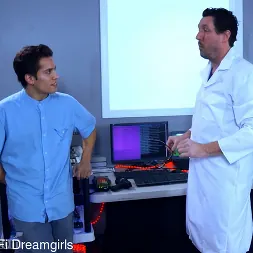 Madeline Blue en 'Kink Partners' Ashley despide a la actriz de ciencia ficción Dreamgirls: The Replacement (Miniatura 2)