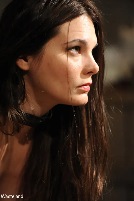 Kink Partners 'A su servicio' protagonizando Madeline Blue (foto 20)