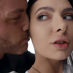 Marley Brinx en 'Kink Partners' Marley Brinx: morena tatuada se deja estirar el culo (Miniatura 20)