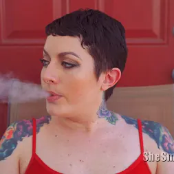 Miche に 'Kink Partners' 彼女は9を吸う (サムネイル 1)