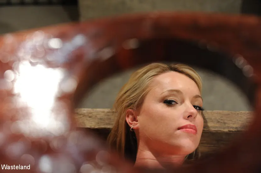 Miss Alyssah に '荒れ地のアリス - レズビアンのbdsmセックスファンタジー映画' from 'Kink Partners' (写真 14) Kink Partners '荒れ地のアリス - レズビアンのbdsmセックスファンタジー映画' 主演 Miss Alyssah (写真 14)