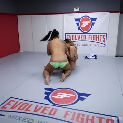 Miss Demeanor に 'Kink Partners' vs Red August (サムネイル 6)