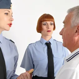 Mistress Eleise de Lacy に 司法処罰 (写真 3) Mistress Eleise de Lacy に 'Kink Partners' 司法処罰 (サムネイル 3)