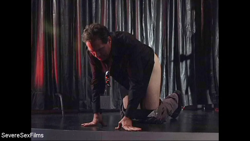 Kink Partners 'Ídolo con correas (parte 1 de 4)' protagonizando Holden Holliday (foto 4)