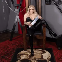 Natalia Vouise に is a Goddess (写真 1) Natalia Vouise に 'Kink Partners' is a Goddess (サムネイル 1)