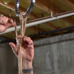 Nyssa Nevers に 'Kink Partners' ニッサは決して教育を拡大しない (サムネイル 7)